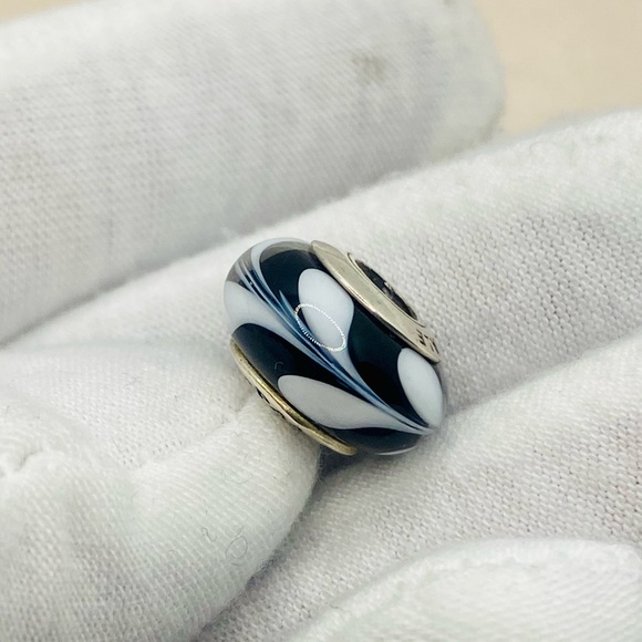 EUC Pandora 790676 Sterling Silver Black & White Swirl Murano Glass Bead - Picture 4 of 7